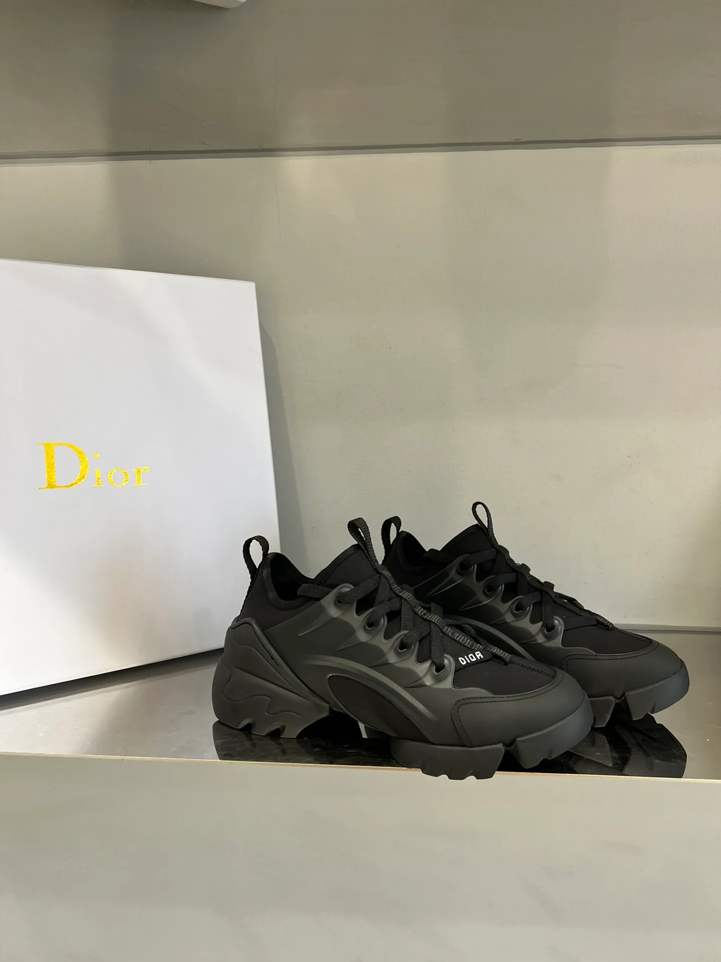 👟👟Ex-factory price 460👟👟 Dior dad shoes 🤓Super flattering footwear! High-density original jacquard ➕T👟👟Ex-factory price U original outsole! Sisters with wide feet must not have any misunderstandings about him! Even chubby feet like mine look slender when wearing them! Size: 35～40 (40 is custom-made and non-returnable) All sizes and colors are available in stock